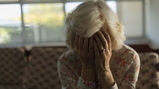 Dôchodkyňu okradli o takmer desať tisíc eur, neznámy muž sa predstavil ako policajt